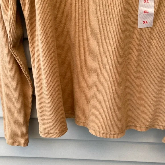 BNWT Old Navy Women's Long Sleeve Ribbed Tee - Tan - Picture 2 of 8